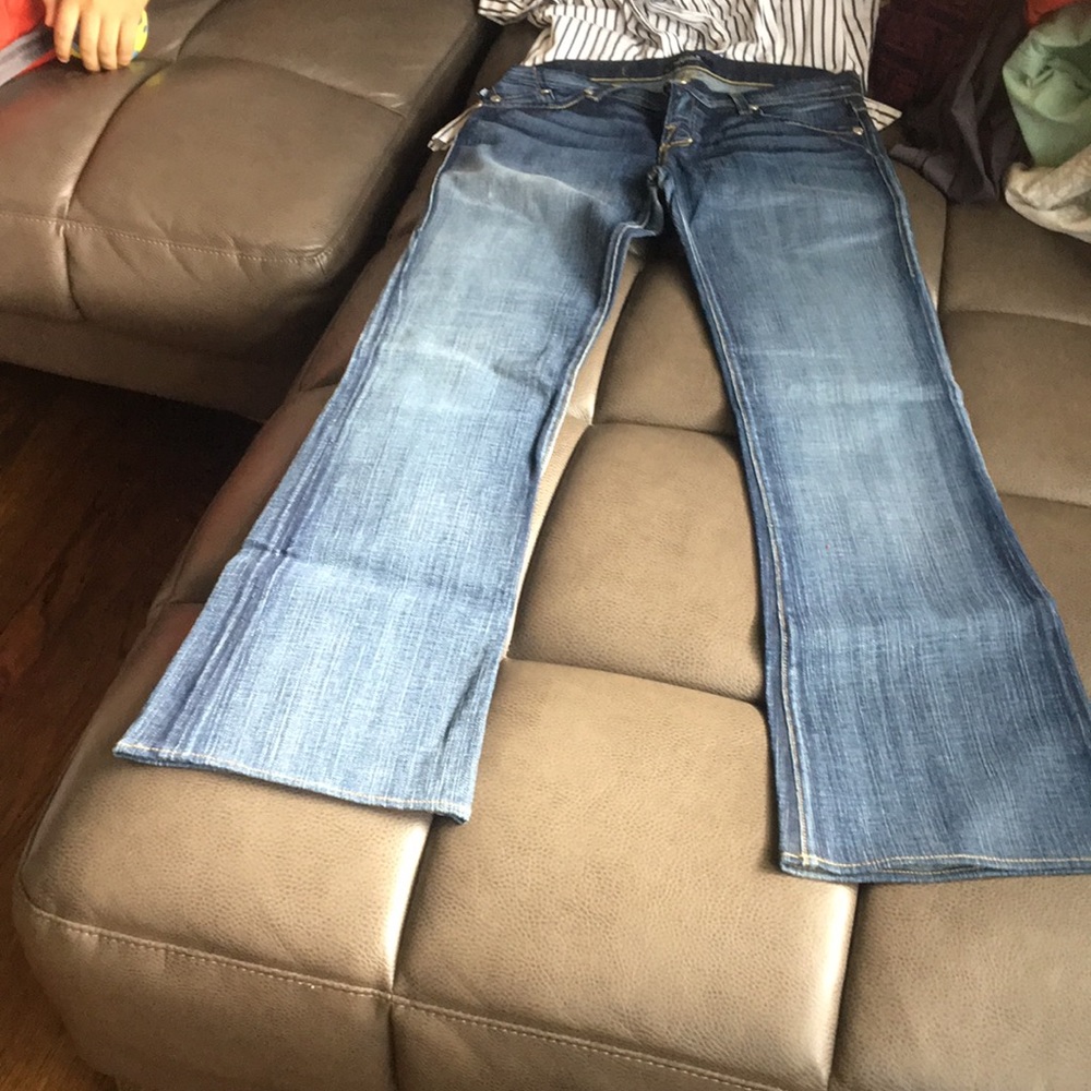 Bell bottom Rock and Republic size 27 jeans